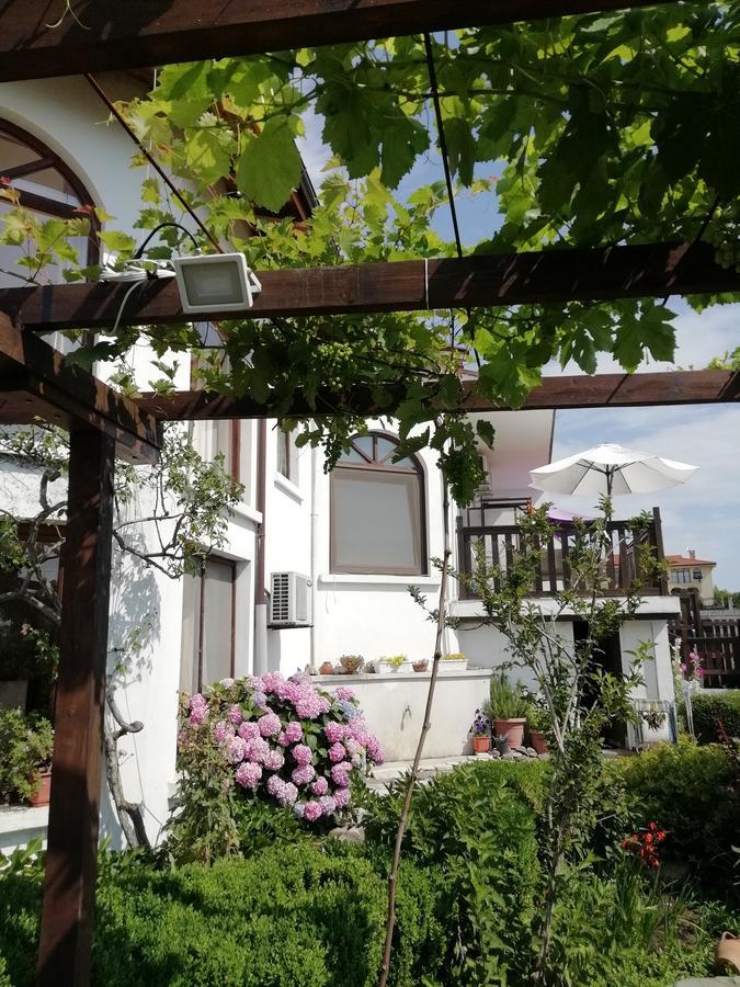 South Beach Villa Синеморец Екстериор снимка